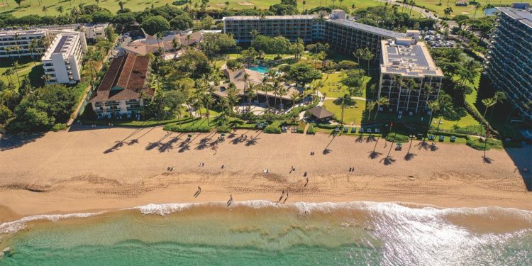 west-maui-reopens-to-tourists-amid-fears-of-displacement-–-the-hollywood-reporter