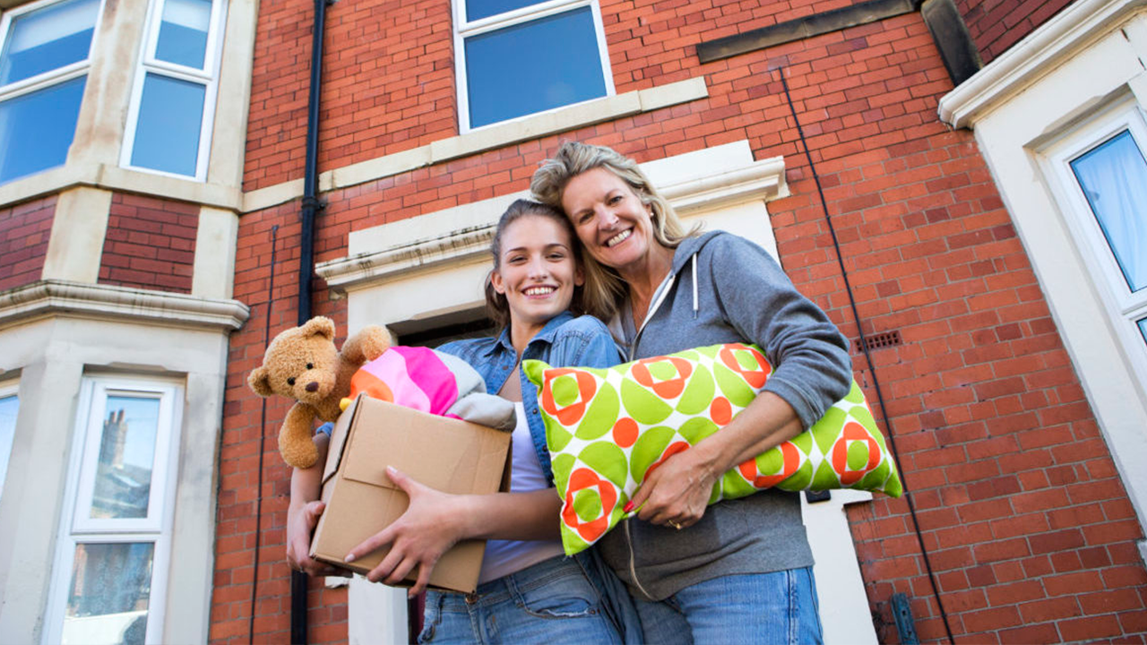 'helicopter-parents'-use-facebook-groups-to-arrange-playdates-for-college-kids-–-fox-news