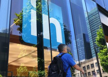 microsoft-preparing-san-francisco-offices-for-openai-employees,-even-as-chaos-lingers