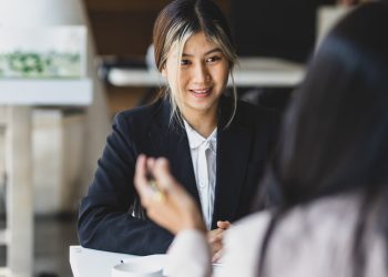 how-to-spot-red-flags-of-a-stressful-job-before-you-even-take-it-–-cnbc