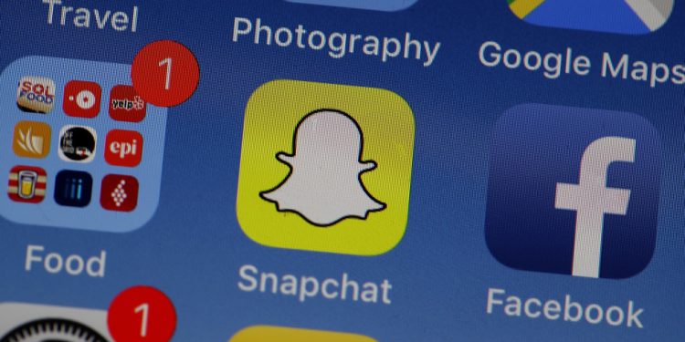 arkansas-teacher-arrested-after-sending-nude-photos-to-student-through-snapchat:-sheriff