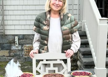 photos-from-stars-celebrate-thanksgiving-2023-–-e!-online