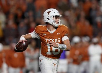 twitter-reacts-to-arch-manning's-college-football-debut-–-yahoo-sports