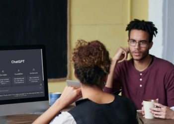 10-ways-chatgpt-could-help-you-land-a-job-on-linkedin-–-makeuseof