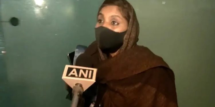 married-indian-woman-who-went-to-pak-to-marry-facebook-friend-returns-home-–-ndtv