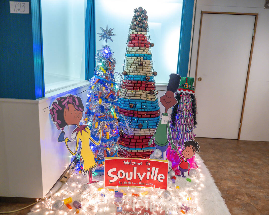 photos:-christmas-tree-festival-at-the-allen-county-museum-–-limaohio.com