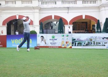 ssp-chawrasia-invitational:-bajaj,-lohan-clubhouse-leaders-on-rain-hit-opening-day