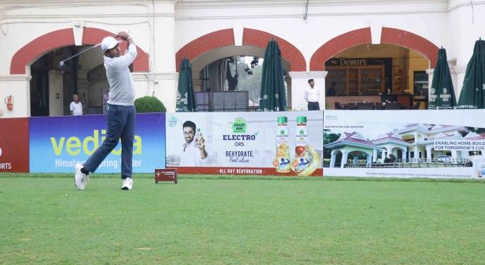 ssp-chawrasia-invitational:-bajaj,-lohan-clubhouse-leaders-on-rain-hit-opening-day