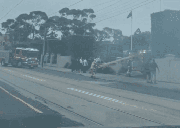 ‘smoke-billowing’:-blaze-breaks-out-at-kooyong-lawn-tennis-club-–-3aw