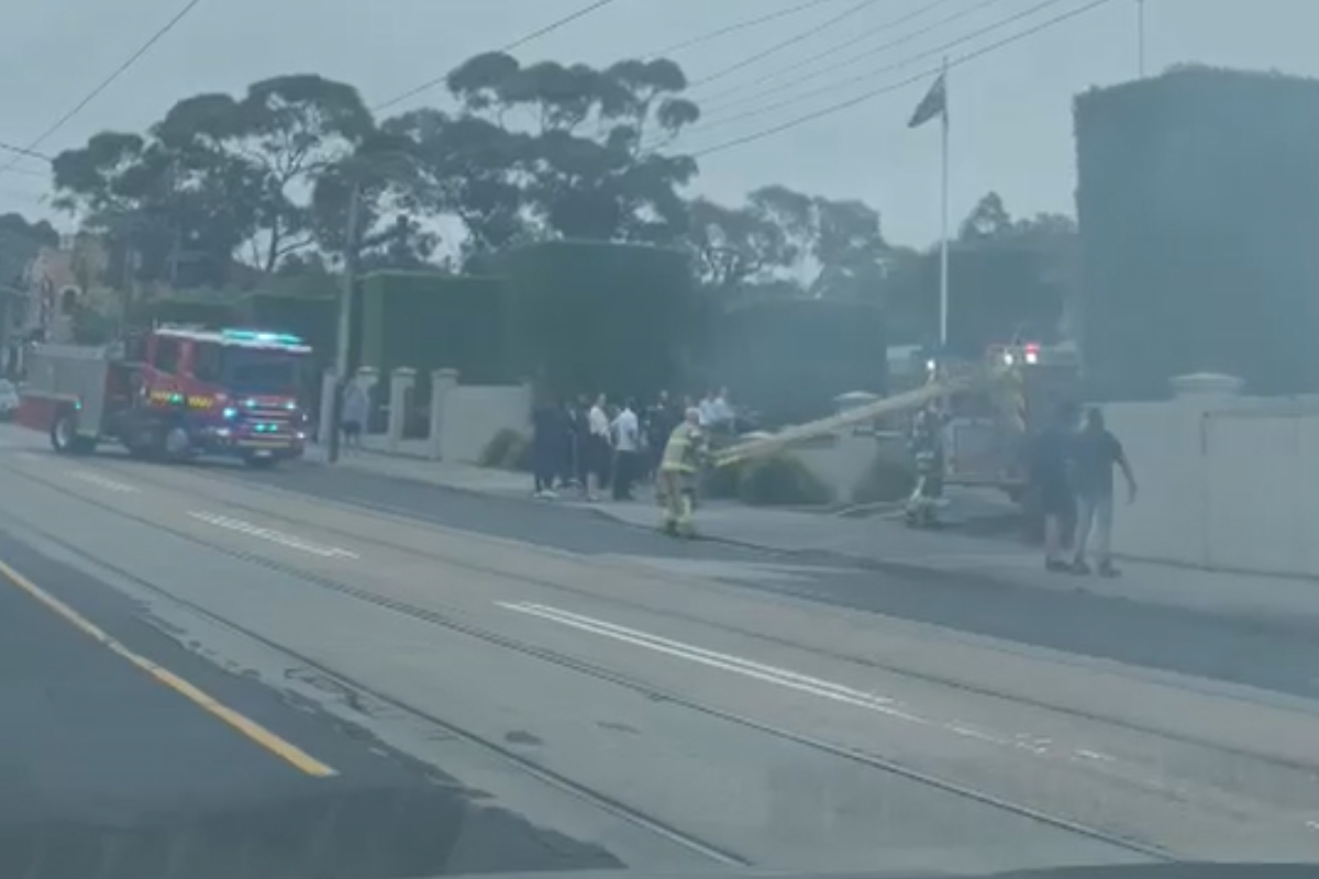 ‘smoke-billowing’:-blaze-breaks-out-at-kooyong-lawn-tennis-club-–-3aw
