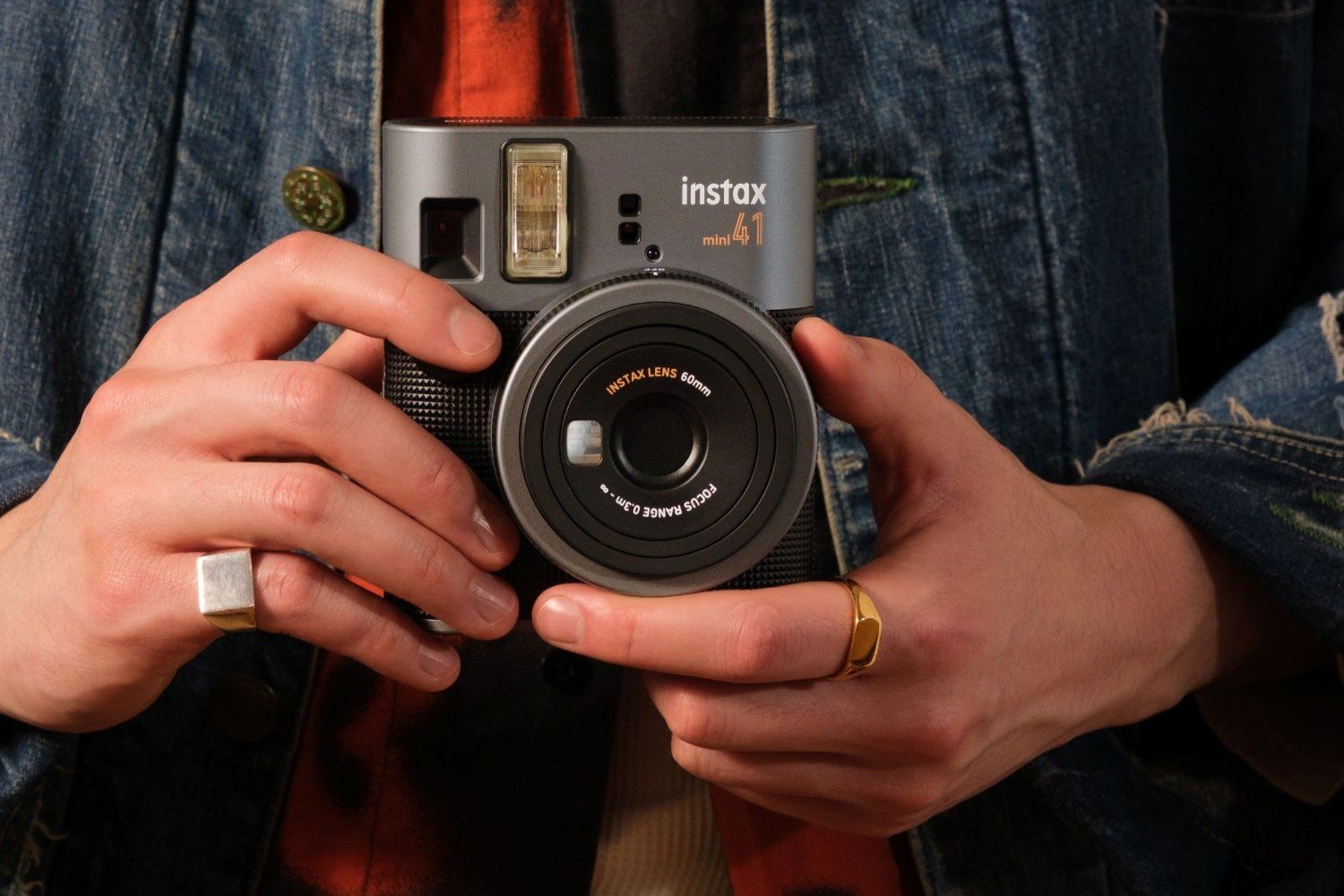 fujifilm’s-retro-instax-41-camera-imagines-life-beyond-instagram-–-gizmodo