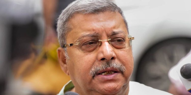 kalyan-banerjee-confirms-whatsapp-chats-on-‘versatile-international-lady’,-says-will-quit-tmc-if-asked