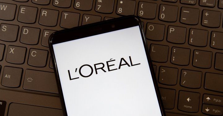 snapchat-partners-with-l’oreal-to-launch-ar-vending-machine-for-haircare-refills
