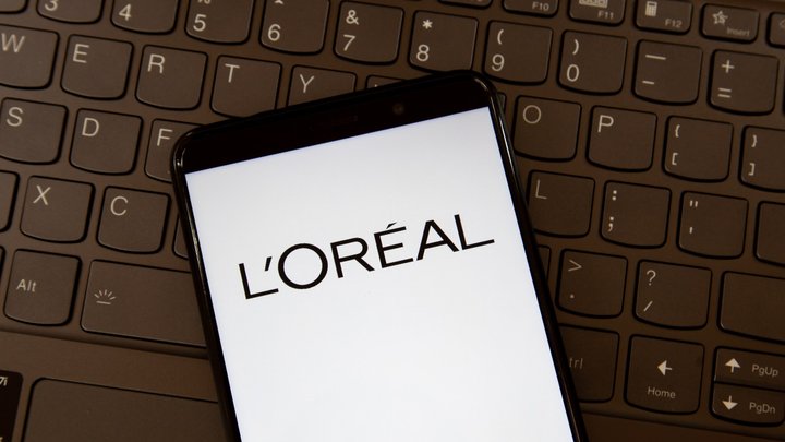 snapchat-partners-with-l’oreal-to-launch-ar-vending-machine-for-haircare-refills