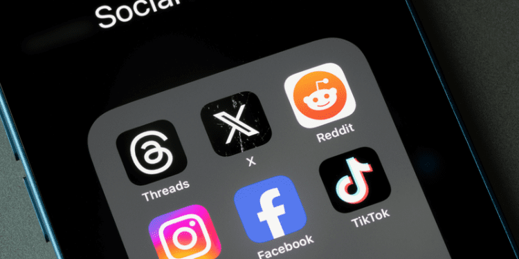 at-law-firms,-linkedin-and-facebook-are-in,-while-x-is-out-–-law360-pulse