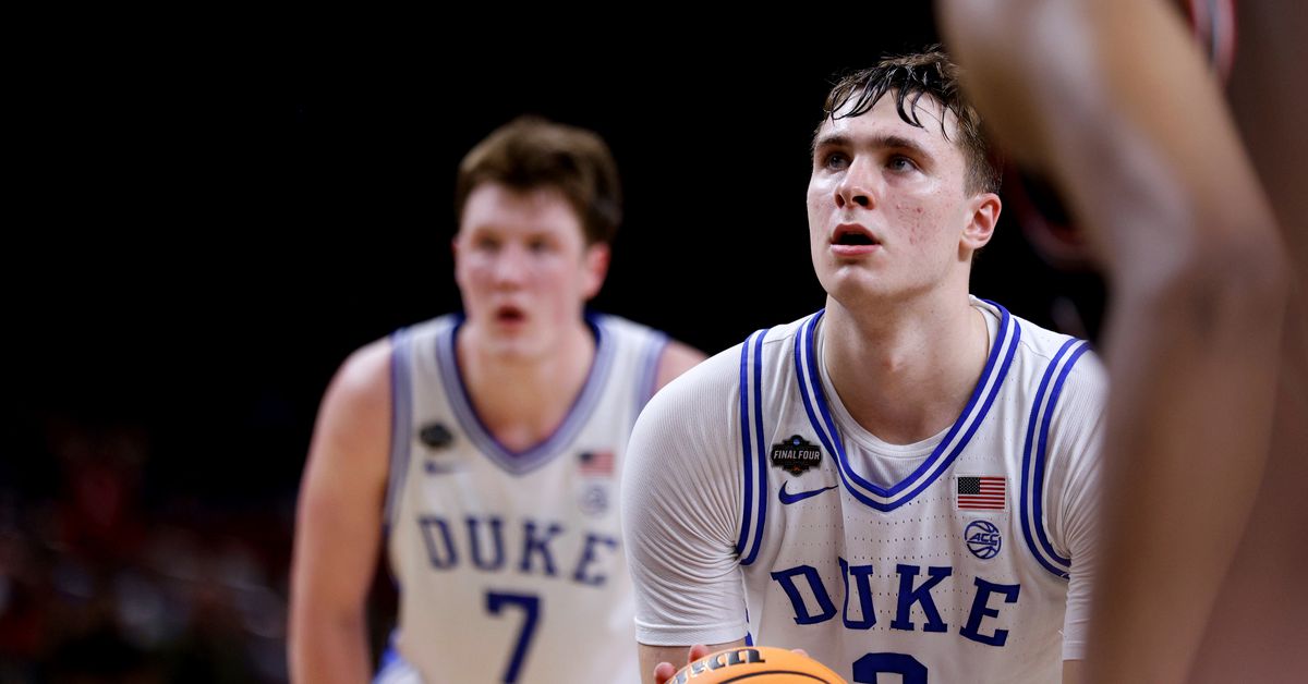 youtube-gold:-cooper-flagg-on-his-freshman-year-at-duke