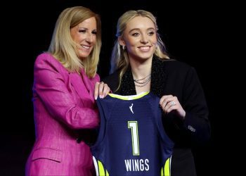 paige-bueckers’-arrival-to-the-dallas-wings-as-no.-1-wnba-draft-pick-marks-a-new-era