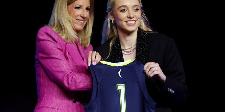 paige-bueckers’-arrival-to-the-dallas-wings-as-no.-1-wnba-draft-pick-marks-a-new-era