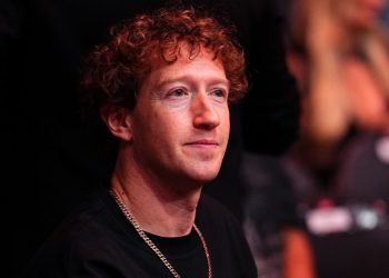 mark-zuckerberg-on-the-stand:-‘crazy,’-‘scary’-ideas-led-him-to-buy-instagram-and-whatsapp