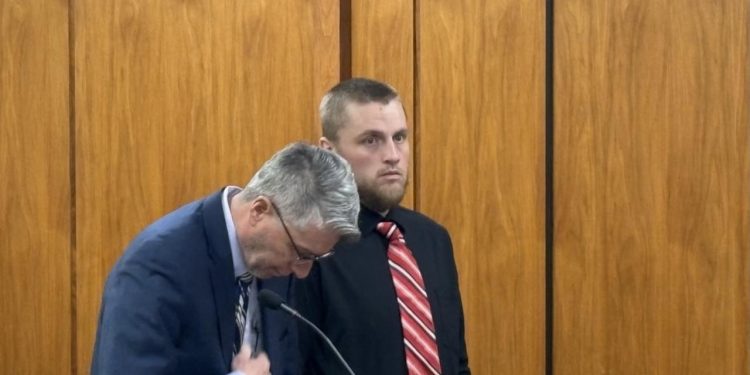 teen-testifies-ex-birch-run-teacher-sent-her-explicit-messages,-videos,-photo-via-snapchat