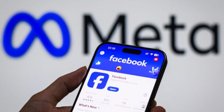 mark-zuckerberg-is-so-desperate-to-make-facebook-relevant-again-he-considered-deleting-…