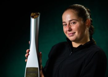 eight-years-later,-ostapenko-is-still-swinging-freely-and-winning-titles-–-wta