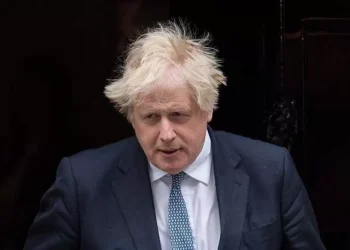 former-uk-prime-minister-blames-whatsapp-for-social-decline,-“collapse-of-civilisation