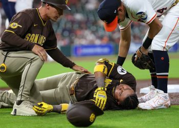 padres’-luis-arraez-released-from-hospital,-rejoins-team-after-scary-collision-in-win-over-astros