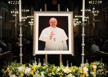 pope-francis-dies-latest:-funeral-date-and-time-revealed-with-pontiff’s-body-to-lie-in-state