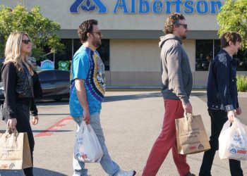 how-an-la.-grocery-store’s-unofficial-instagram-blew-up-—-and-no-it’s-not-erewhon