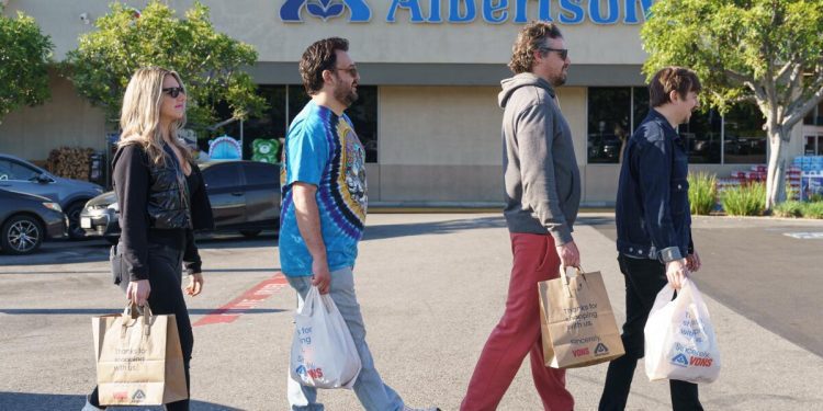 how-an-la.-grocery-store’s-unofficial-instagram-blew-up-—-and-no-it’s-not-erewhon