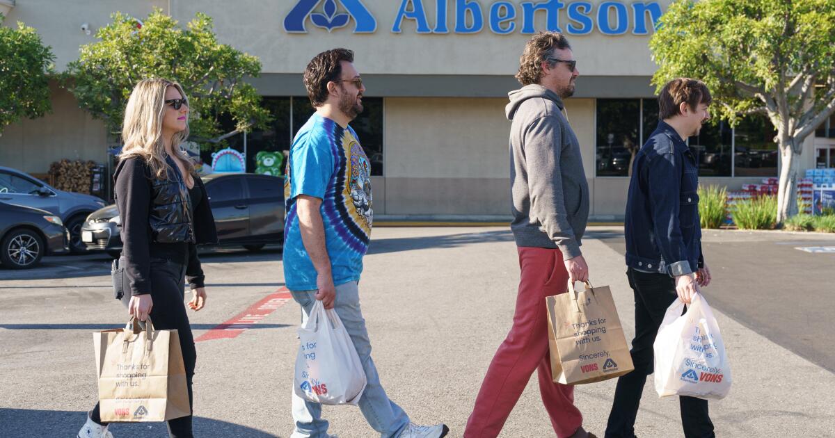 how-an-la.-grocery-store’s-unofficial-instagram-blew-up-—-and-no-it’s-not-erewhon