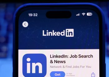 linkedin-and-adobe-announce-partnership-to-help-creators-protect-their-work-against-ai