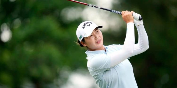 yan-liu-has-an-albatross-and-a-late-birdie-to-hang-onto-the-lead-in-the-chevron-championship
