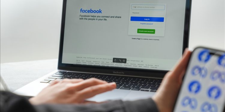 uk-police-examine-facebook-posts-following-weekend’s-attack-involving-crossbow