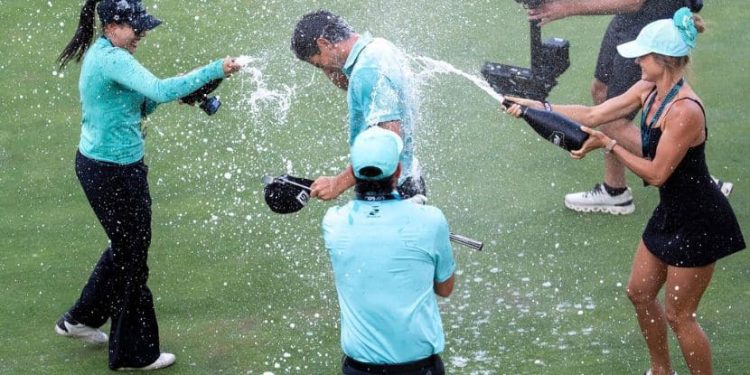 joaquin-niemann-wins-liv-golf-mexico-city-for-his-3rd-victory-in-6-events-this-season