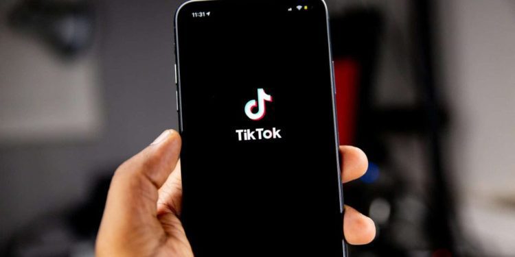 tiktok-lives’s-epic-streaming-surges-past-twitch-views-in-2025-–-yardbarker