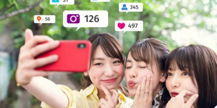is-social-media-distorting-our-faces?-surge-in-snapchat-dysmorphia-raises-red-flags-for-doctors