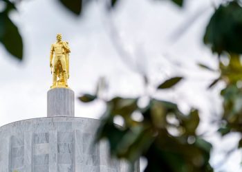 bill-to-have-big-tech-pay-for-local-news-advances-in-oregon-legislature-–-opb