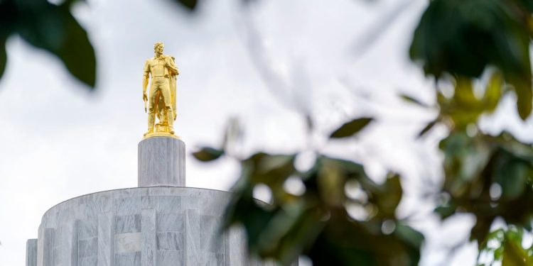 bill-to-have-big-tech-pay-for-local-news-advances-in-oregon-legislature-–-opb