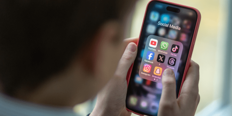 whatsapp-will-no-longer-work-on-three-popular-phones-–-her.ie