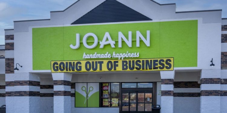 joann-fabrics-scammers-are-advertising-on-facebook-and-pinterest-–-mashable