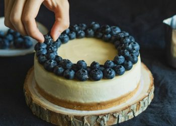 freelancer-says-client-paid-her-with-a-cheesecake-instead-of-money.-viral-post-–-india-today