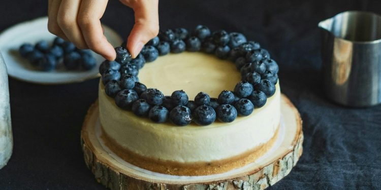 freelancer-says-client-paid-her-with-a-cheesecake-instead-of-money.-viral-post-–-india-today