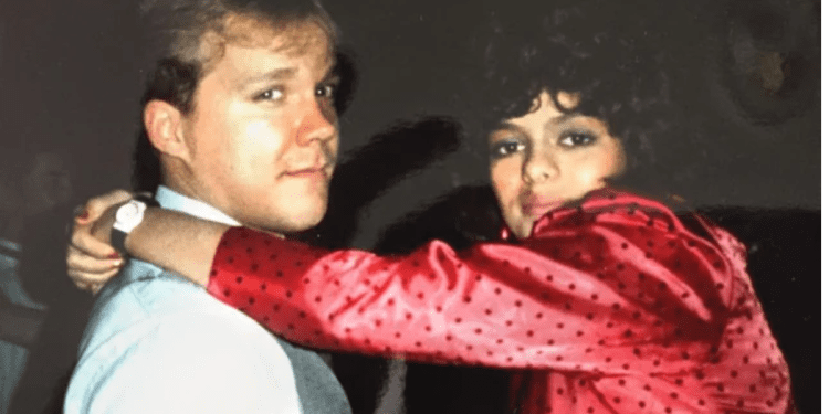 woman-reconnects-with-ex-on-facebook-after-27-years,-now-they’re-married-–-newsweek