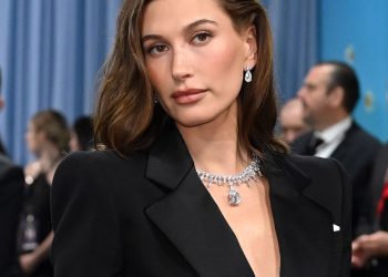 hailey-bieber-shares-new-fiery-message-to-her-and-justin-bieber’s-haters-–-e!-news