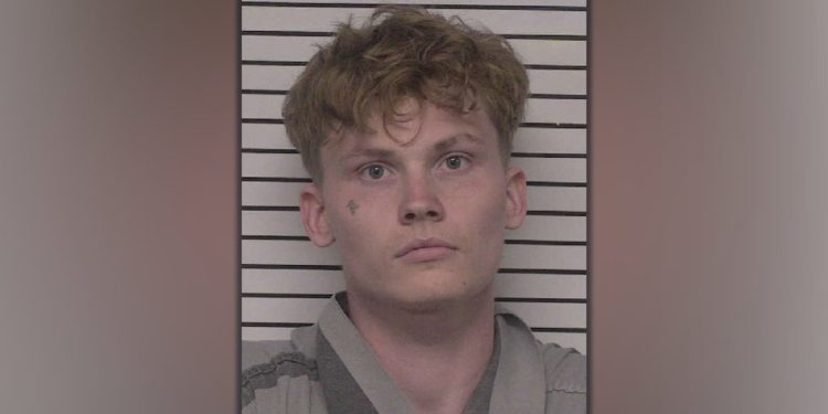 teens-allegedly-held-victim-at-gunpoint-during-iredell-county-hotel-robbery-–-wbtv