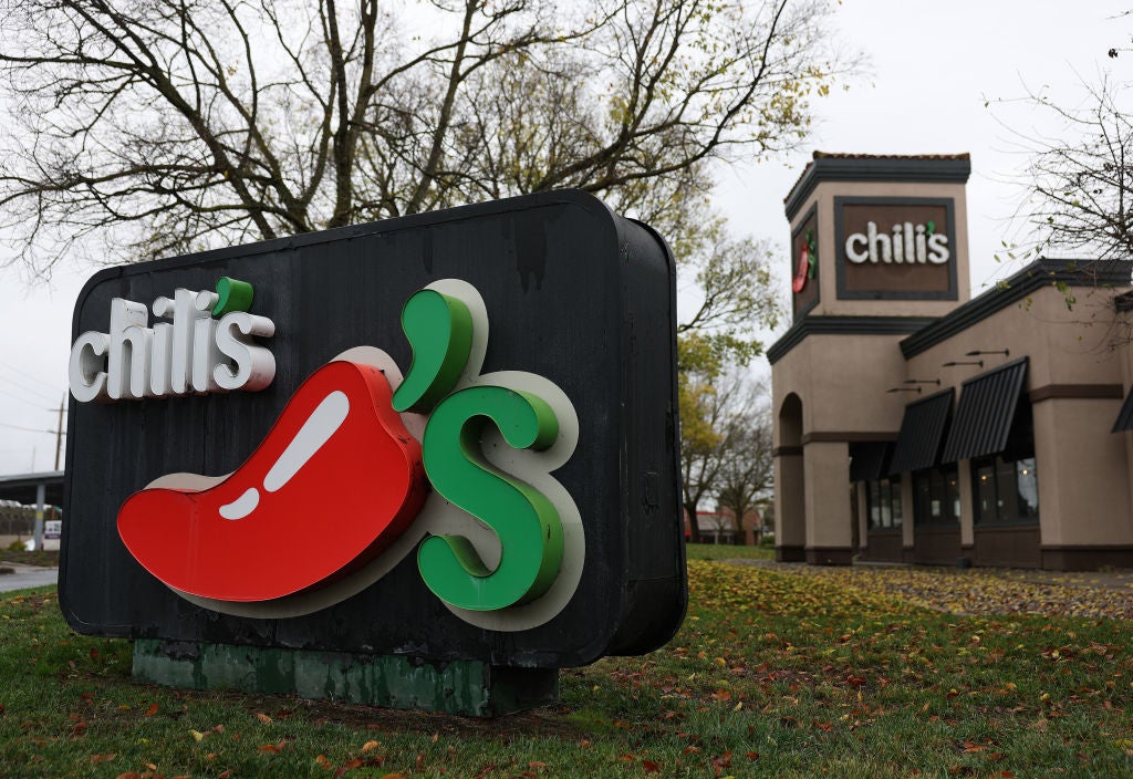 chili’s-and-tgi-friday’s-get-into-twitter-fight-over-mozzarella-sticks-–-b1039