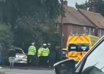 ‘drug-driver’-ploughs-into-hedge-off-manchester-road-–-yahoo-news-uk