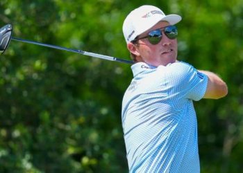 ben-griffin,-matti-schmid-share-colonial-lead-with-fowler-stalking,-scheffler-10-shots-back